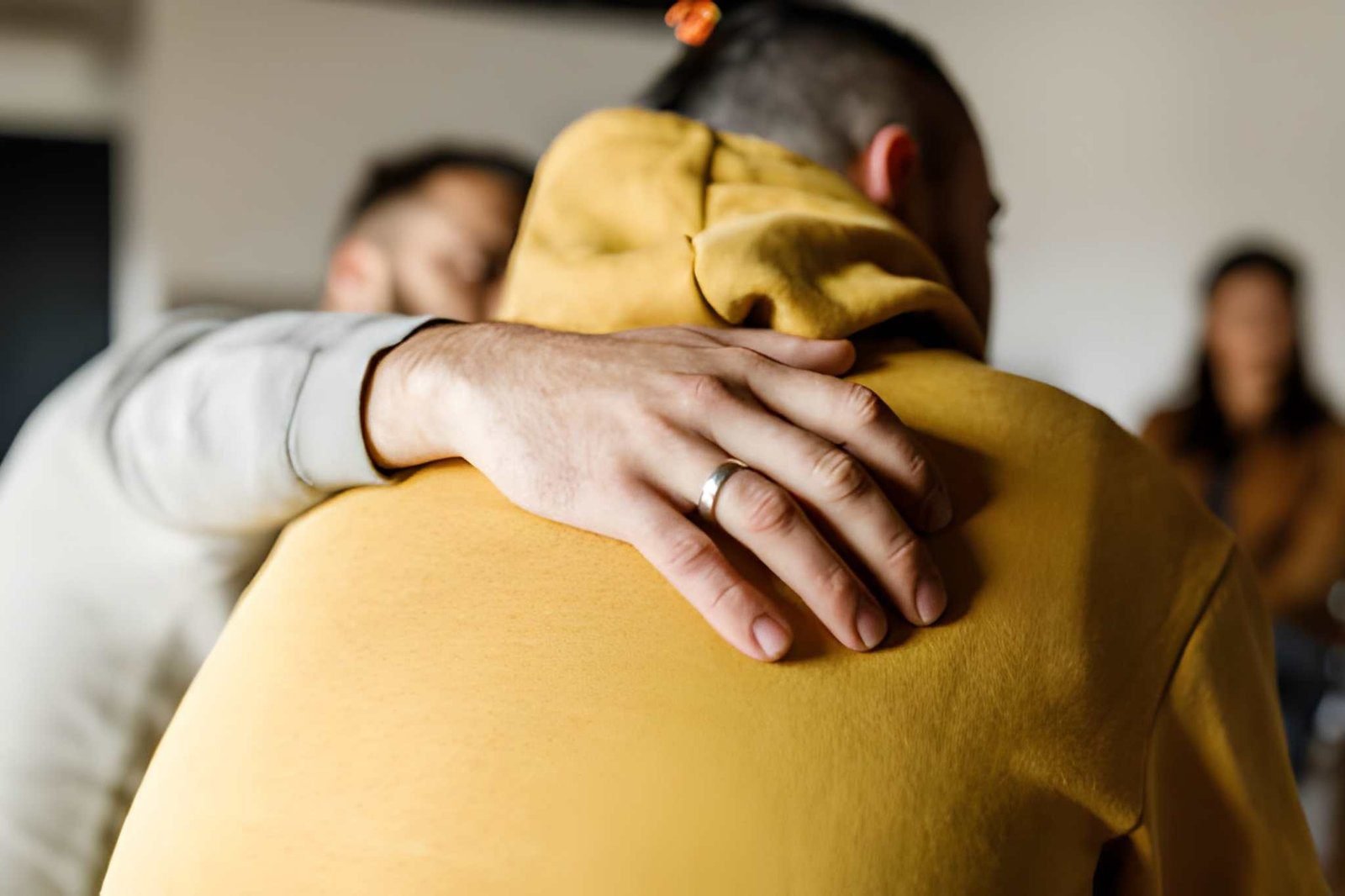 Peer support and healthy communication during addiction recovery